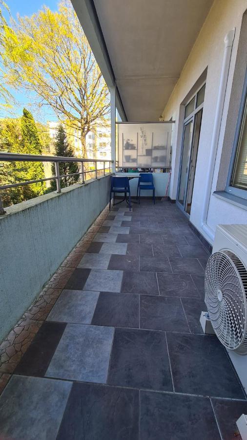 Spacious Condo 5 Min To Jurmala Beach Buitenkant foto